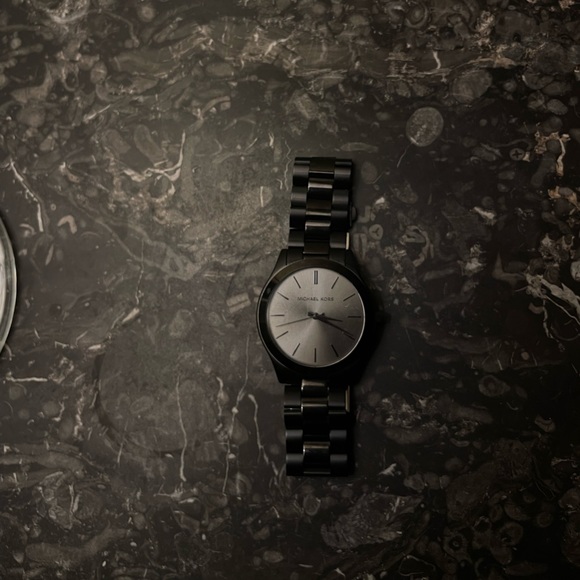 Michael Kors Oversized Slim Runway Men's Watch, Stainless Steel Watch for Men - Picture 2 of 3